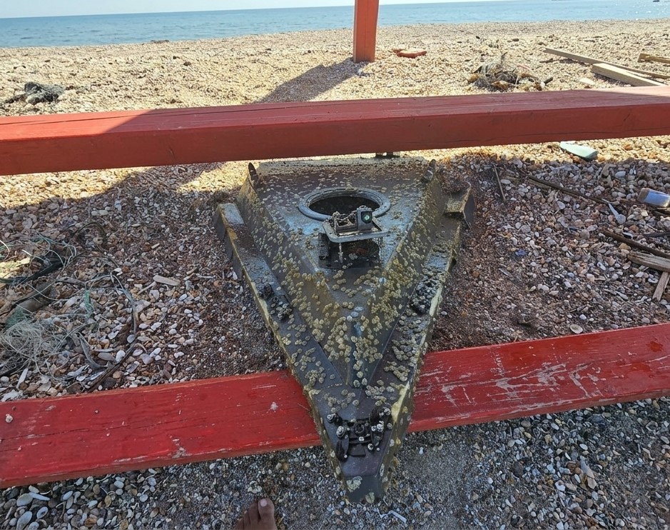 Obiecte neidentificate aduse de mare la Eforie Nord și Sud: Salvamarii au izolat perimetrele pe plajele Gloria și Belona